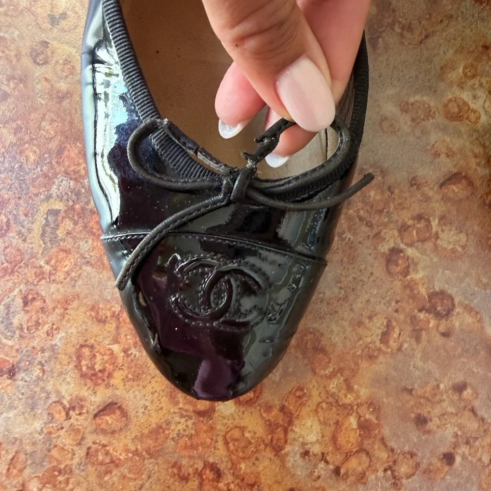 Chanel Black Patent Leather Ballet Flats with Bow 38 - Picture 3 of 15